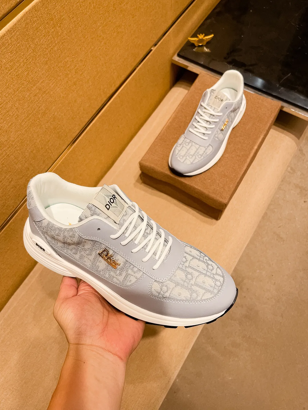 Men's shoes 💰 440💰🔥[Dior] Men's high-end brand of shoes official website 1:1 latest masterpiece: the upper is made of first-layer cowhide imported from Italy, with a comfortable and breathable lining➕original non-slip and wear-resistant outsole🔥, making walking more convenient and comfortable! An exclusive new model, a stunning work, a beautiful 1:1 replica [color] compared to the official quality! Create a fashionable personality to set off your uniqueness! A must-have for trendy men! Classic 🔥Size: 38-44 Color: 🔥Multiple colors available